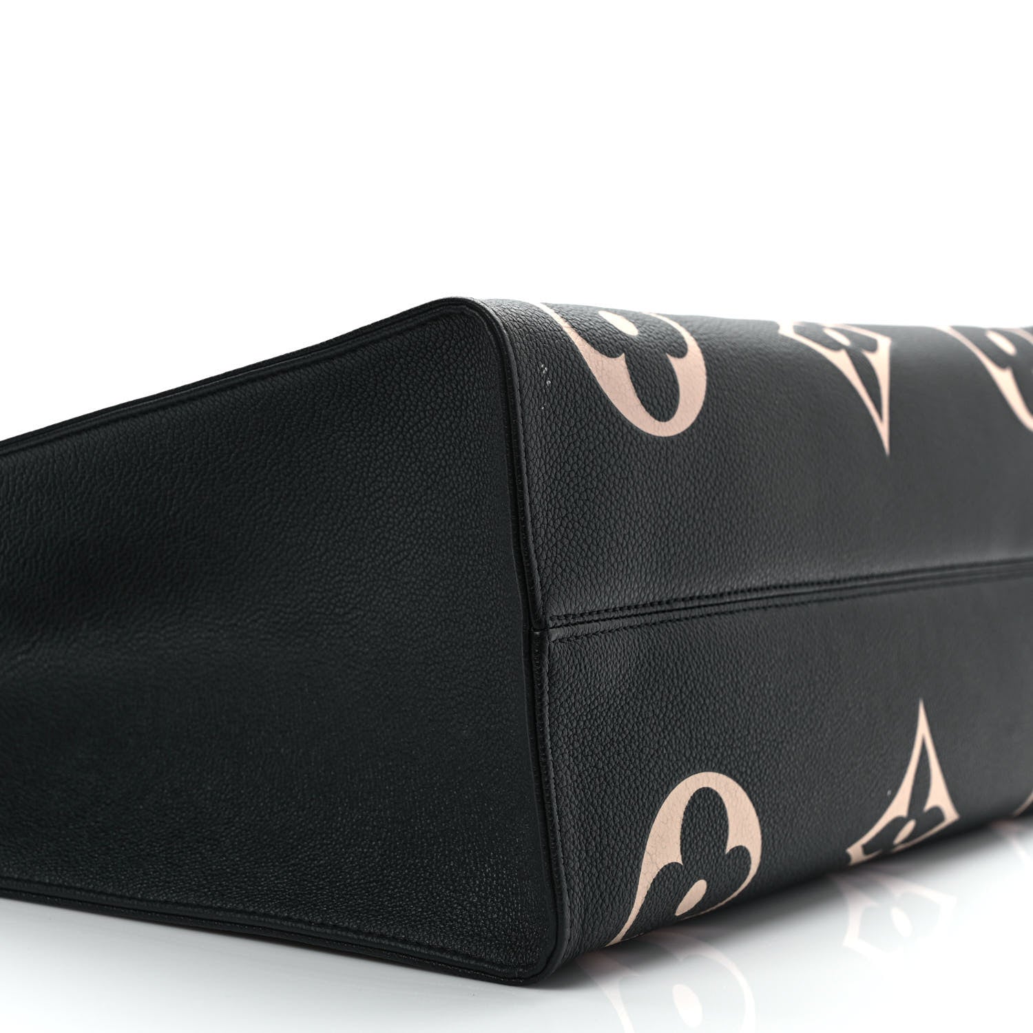 Louis Vuitton Empreinte Monogram Giant Onthego GM Black Beige 12 of 19