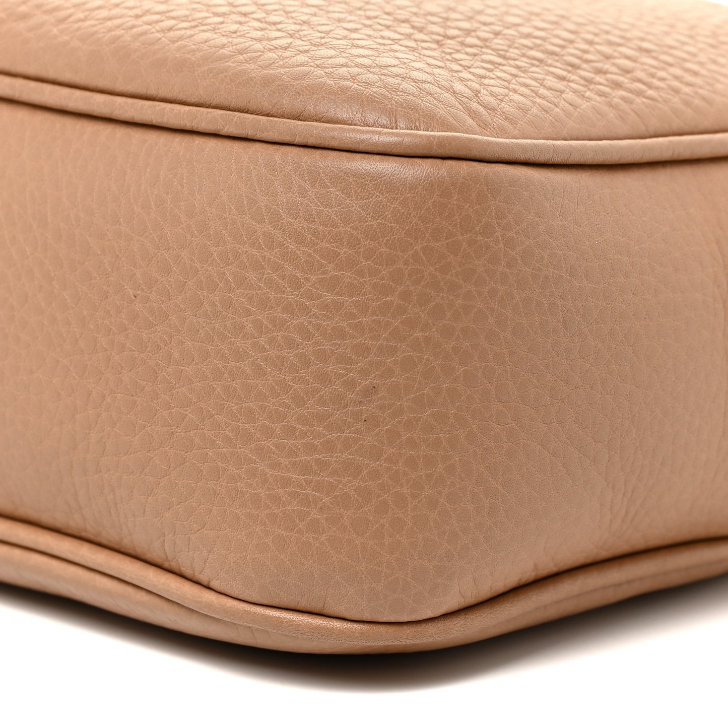Pebbled Calfskin Small Soho Disco Bag Camelia
