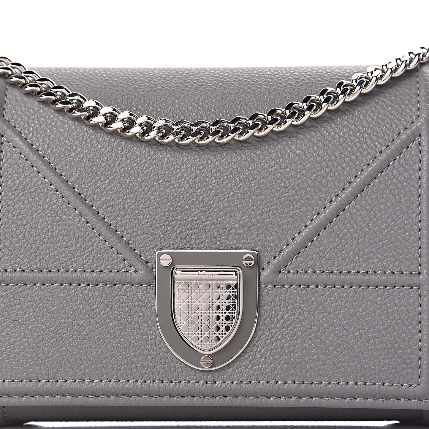 Grained Calfskin Diorama Croisiere Chain Wallet Gris