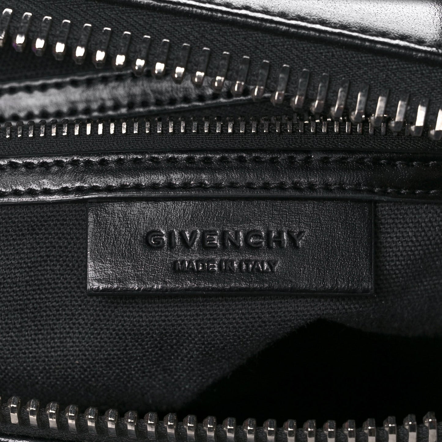Shiny Lord Calfskin Small Antigona Black