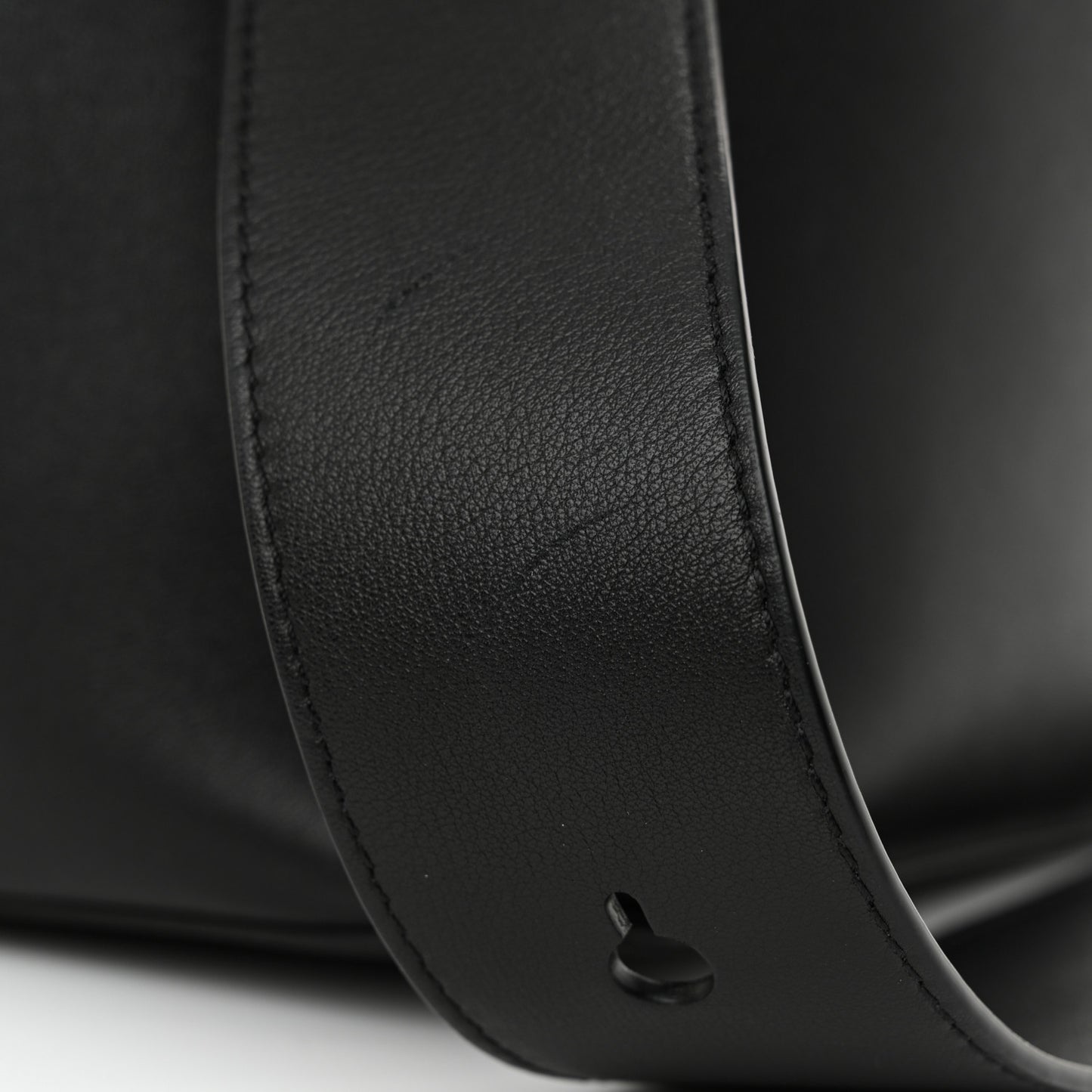 Smooth Calfskin Medium Pebble Bucket Bag Black