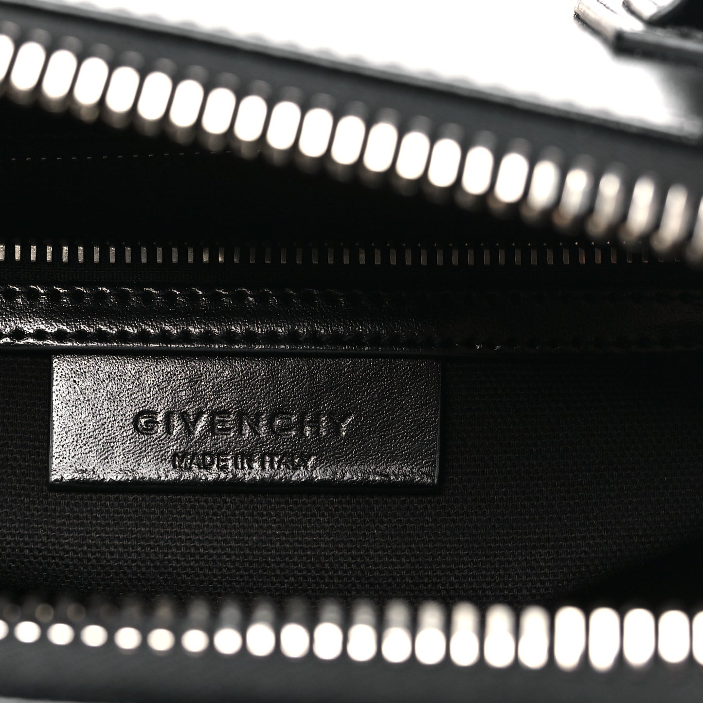 Shiny Lord Calfskin Small Antigona Black