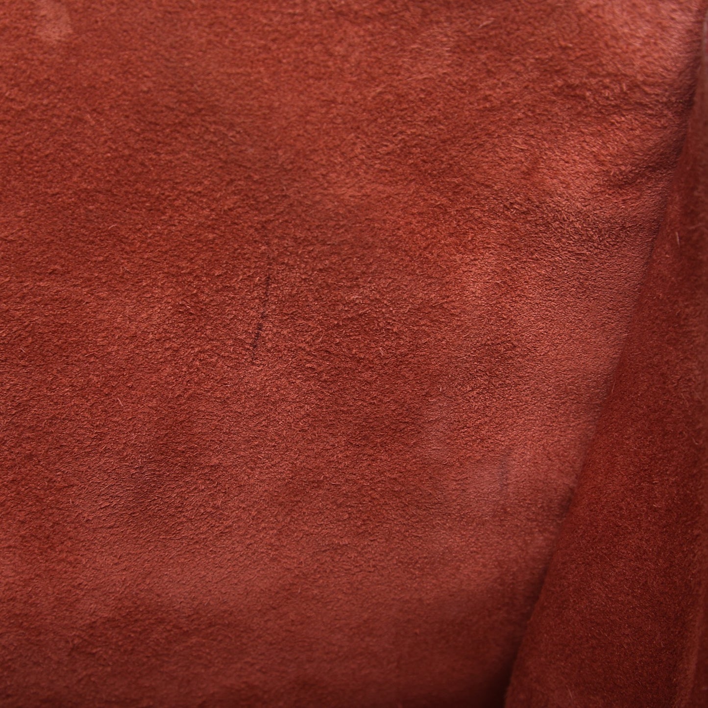 Supple Calfskin Medium Phantom Luggage Red