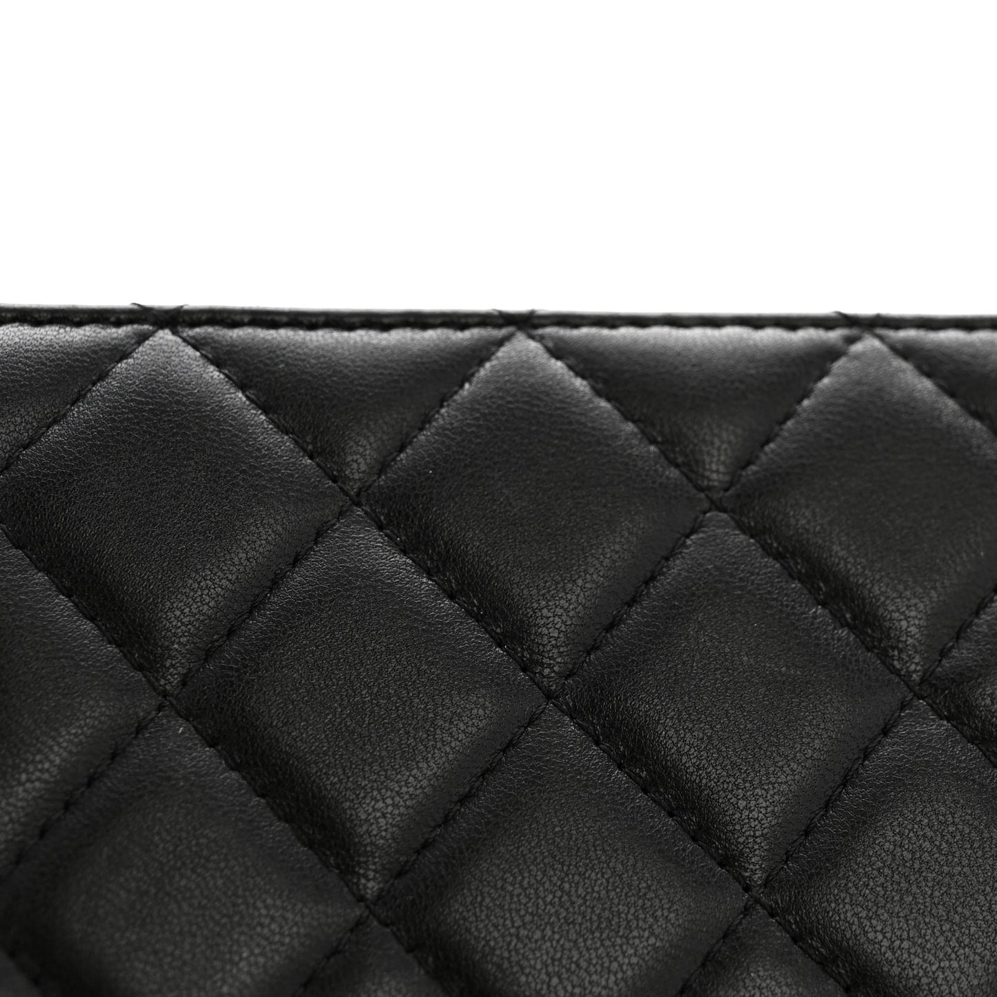 Lambskin Quilted Pearl Crush Small Vanity Case With Chain Black