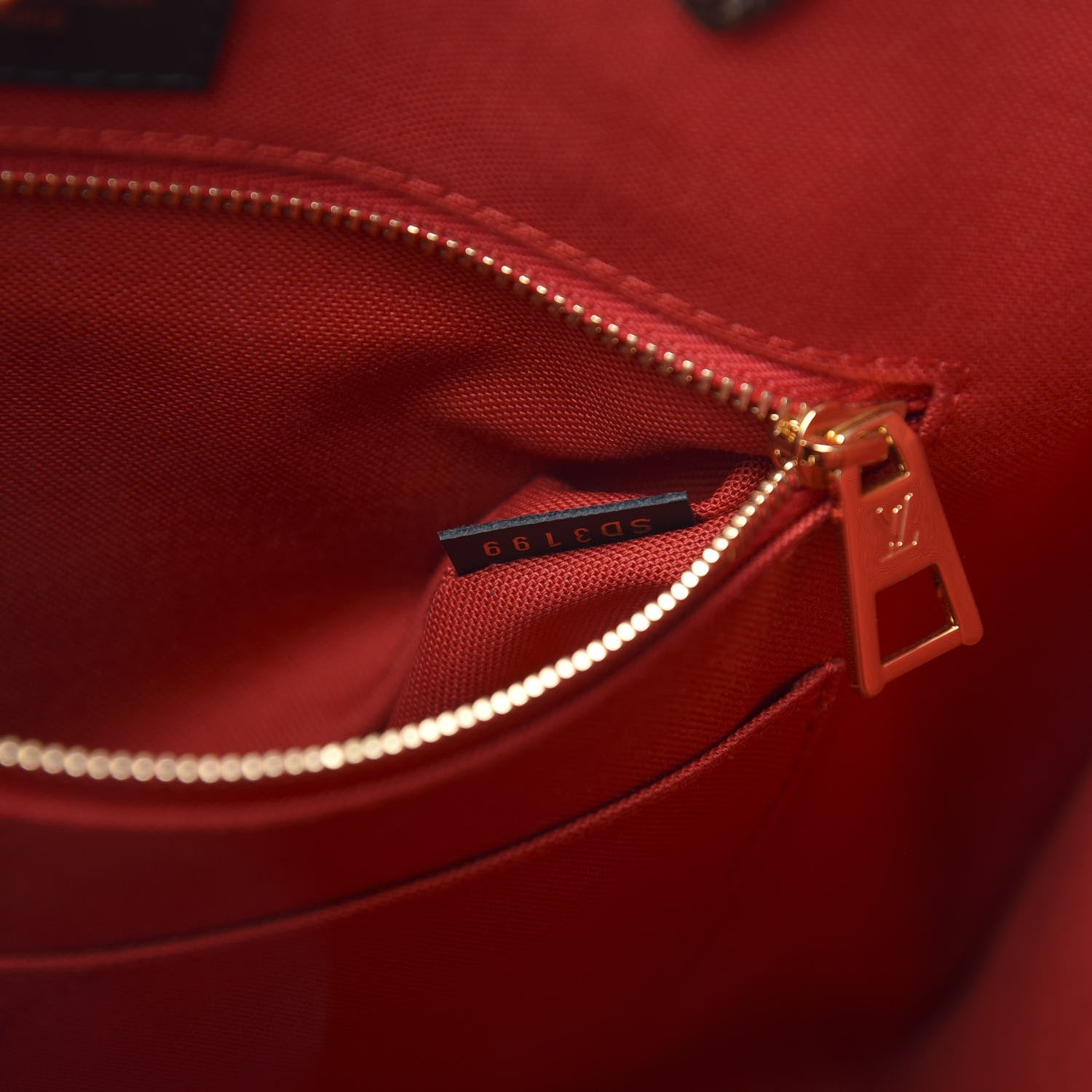 Louis Vuitton Reverse Monogram Giant Onthego MM 9 of 13