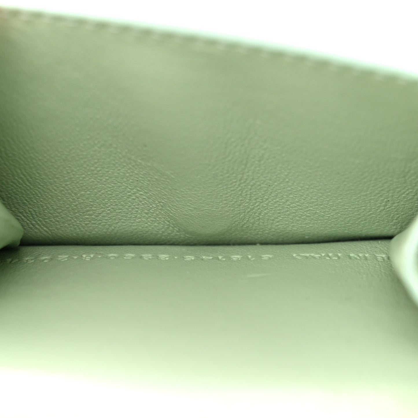 Shiny Calfskin Logo Crocodile Embossed Logo Mini Cash Wallet On Chain Light Green Black
