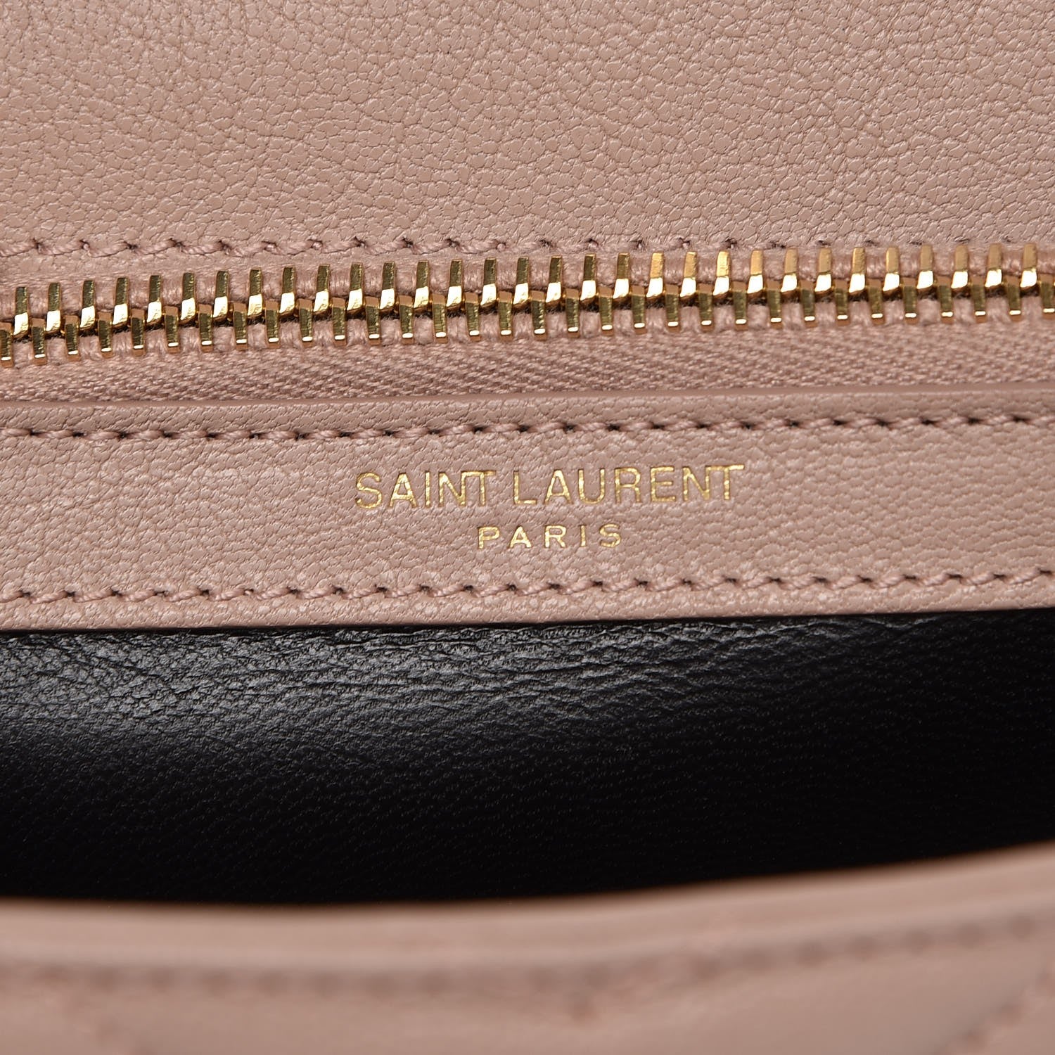 Saint Laurent Sheepskin Matelasse Chevron Monogram Medium College Bag Fard 6 of 8