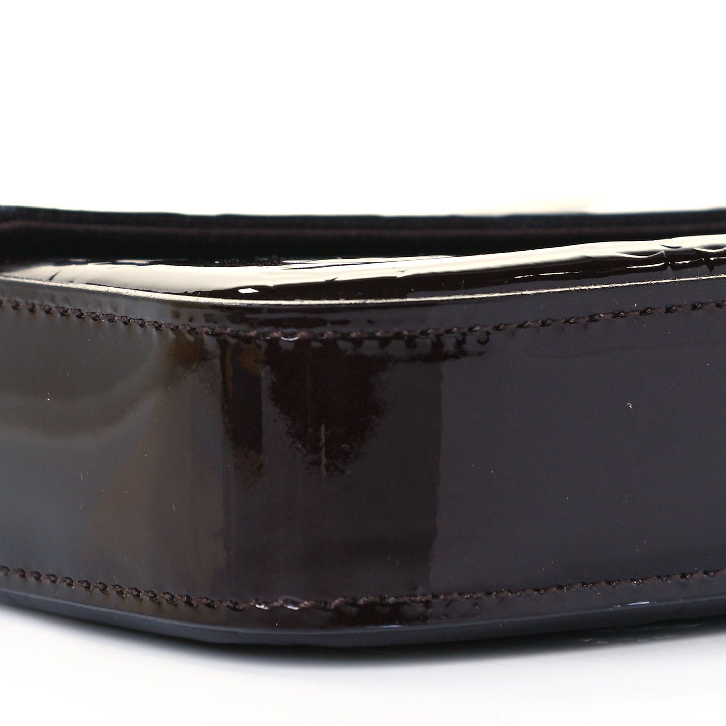 Vernis Pochette Felicie Chain Wallet Amarante