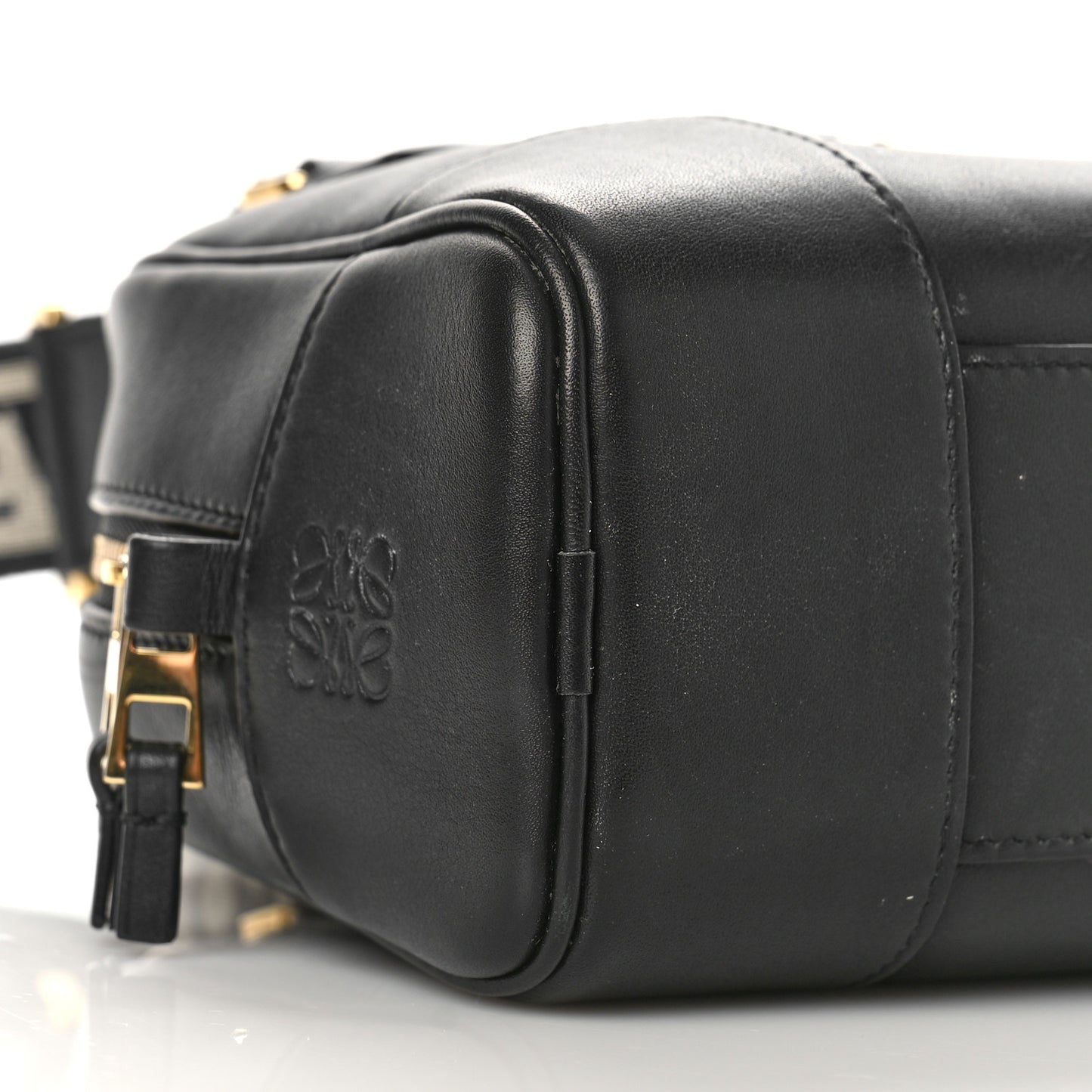 Calfskin Amazona 16 Tote Black