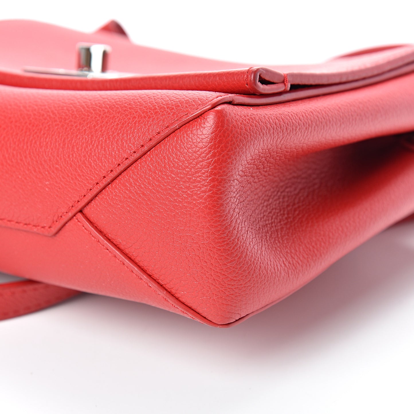 Calfskin Lockme II Chain Bag BB Rubis