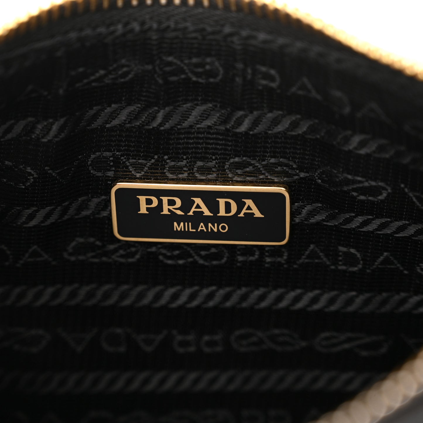 Saffiano Lux Re-Edition 2005 Shoulder Bag Black