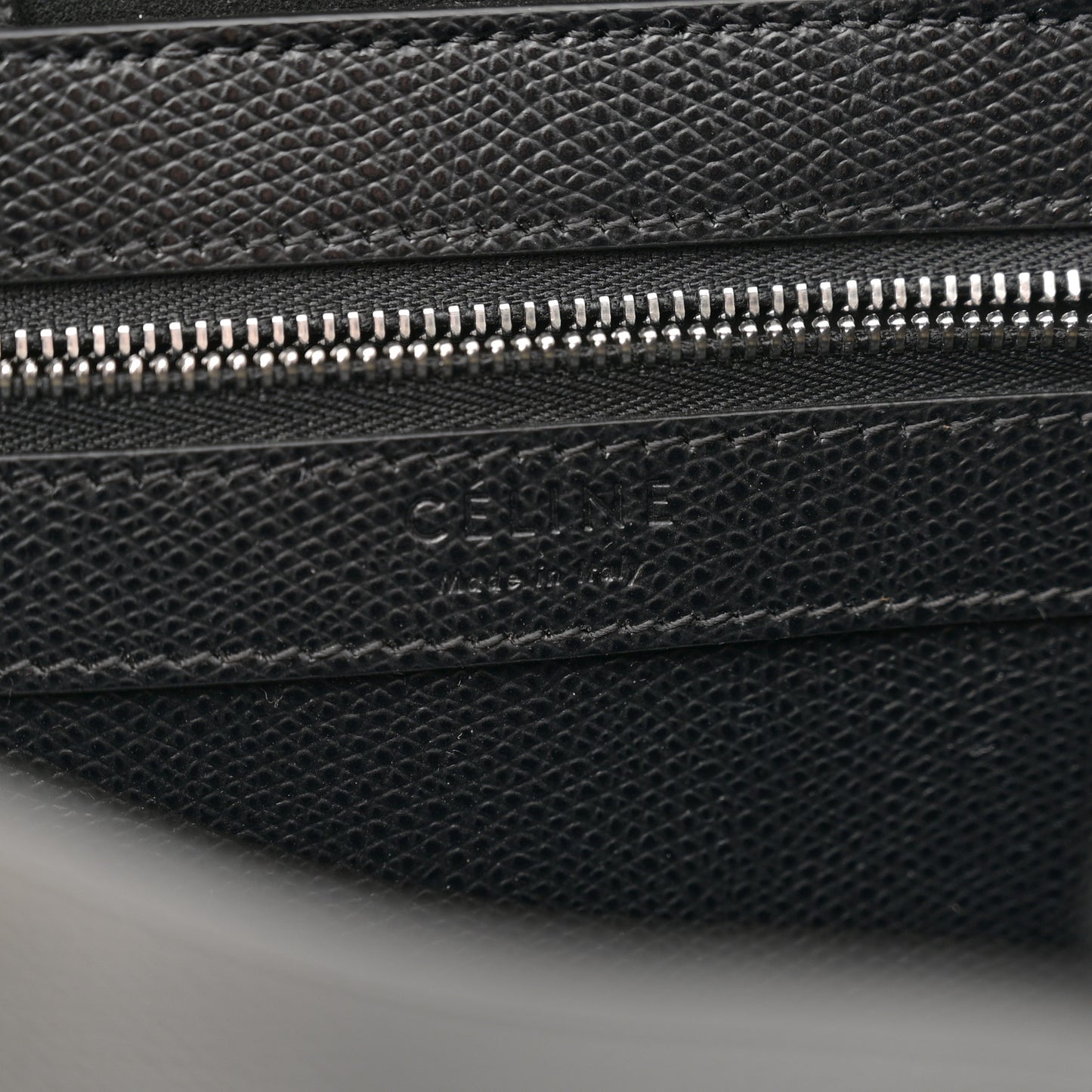 Grained Calfskin Small Vertical Cabas Black