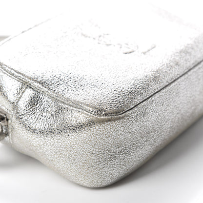 Saint Laurent Metallic Lambskin Monogram Lou Belt Bag Argento 6 of 10
