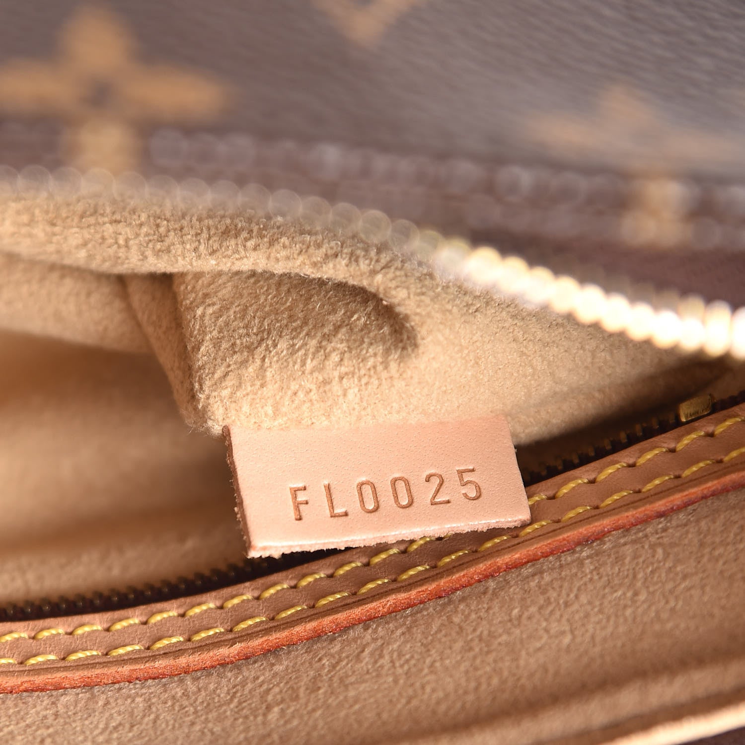 Louis Vuitton Monogram Looping MM 9 of 11