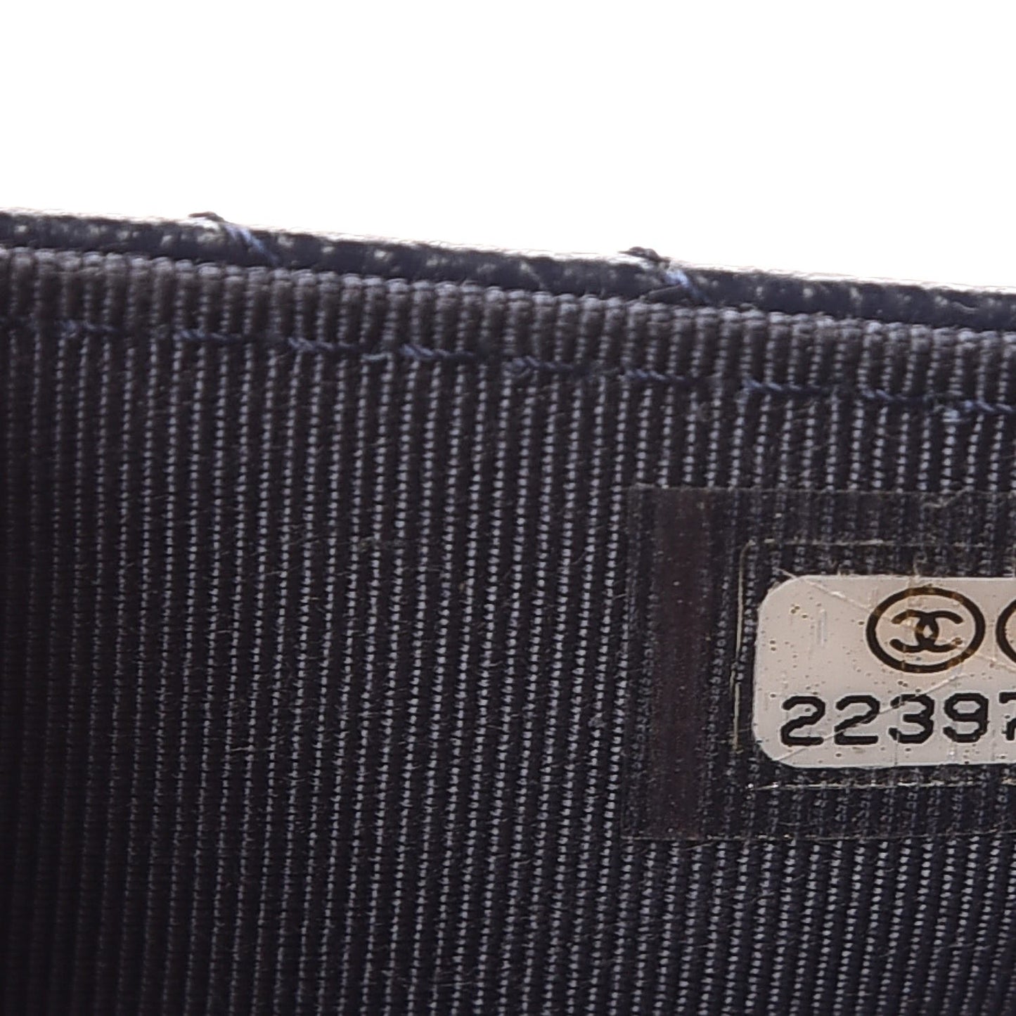 Caviar Chevron Quilted Wallet On Chain WOC Navy