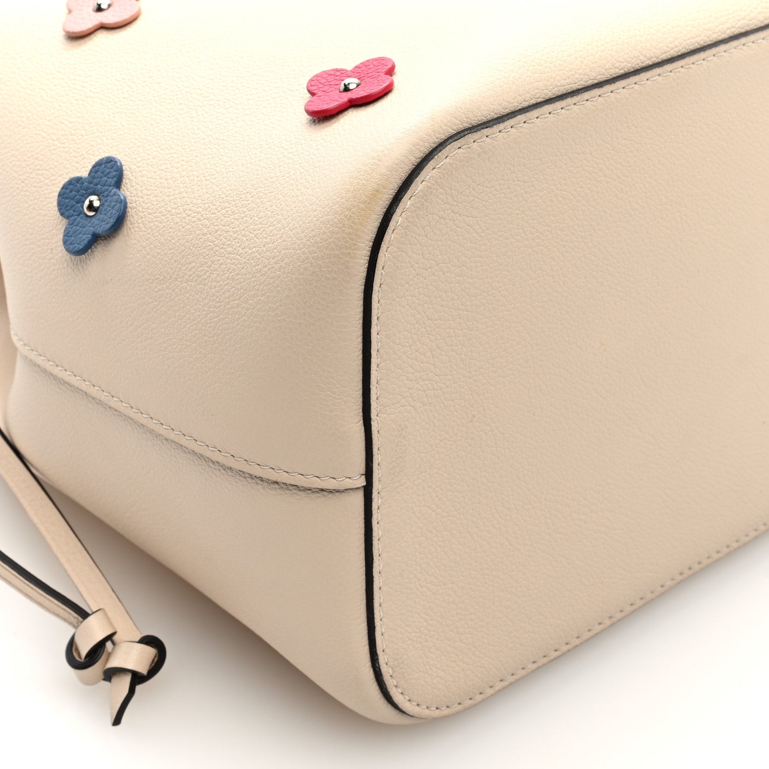 Louis Vuitton Calfskin Flowers Lockme Bucket Creme 8 of 10