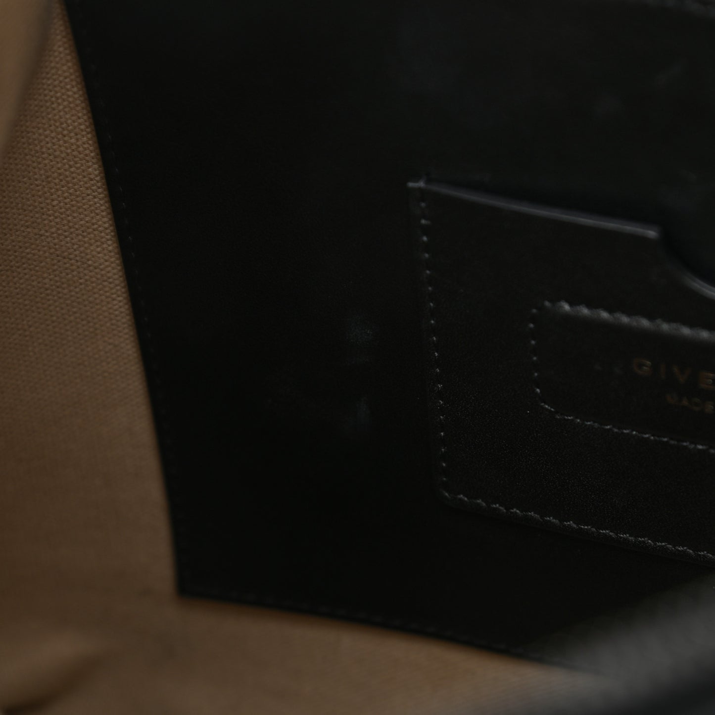 Smooth Calfskin Small Soft Antigona Black