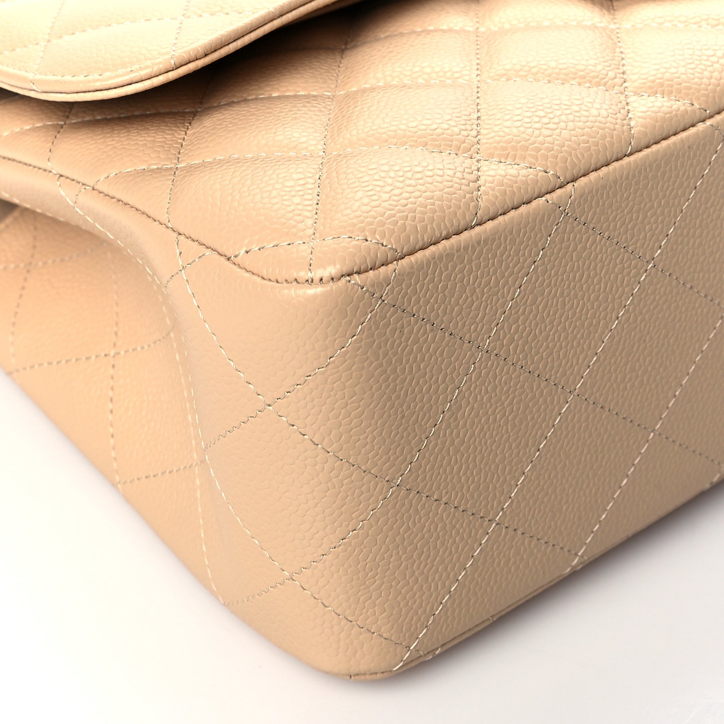 Caviar Quilted Jumbo Double Flap Beige Clair