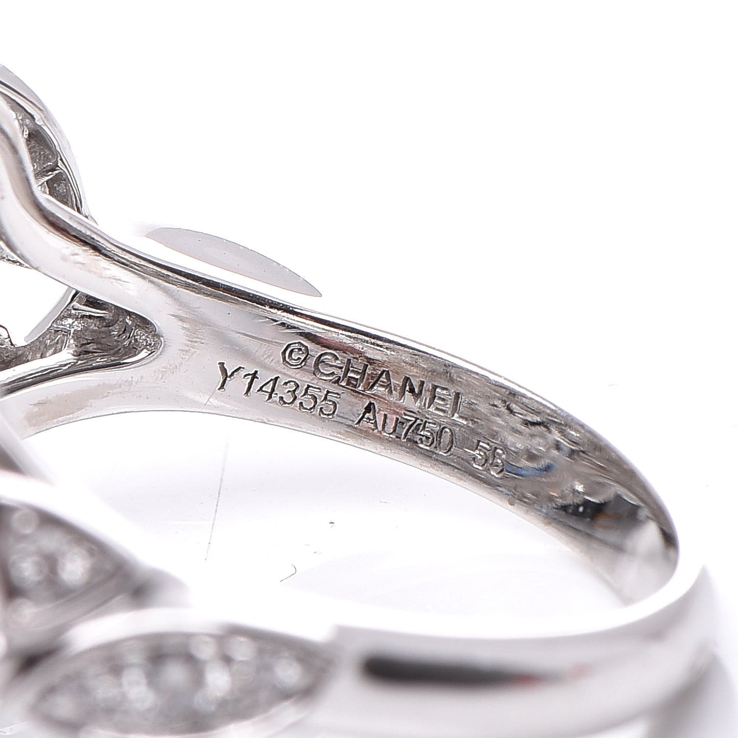 18K White Gold Diamond Bouton de Camélia Ring 56 7.5