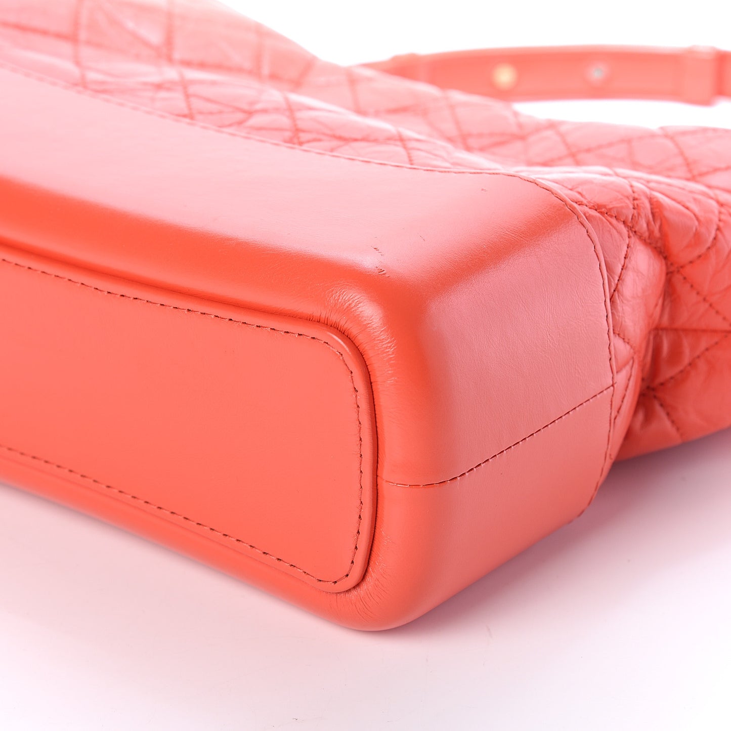 Aged Calfskin Quilted Medium Gabrielle Hobo Red