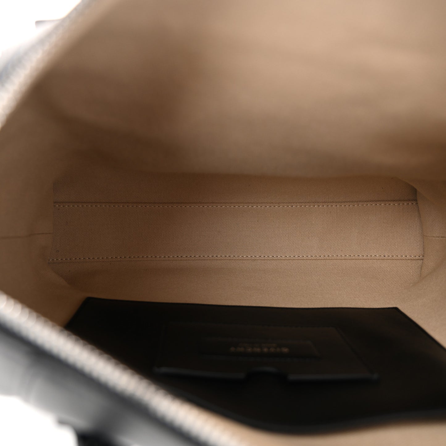 Smooth Calfskin Soft Antigona Black