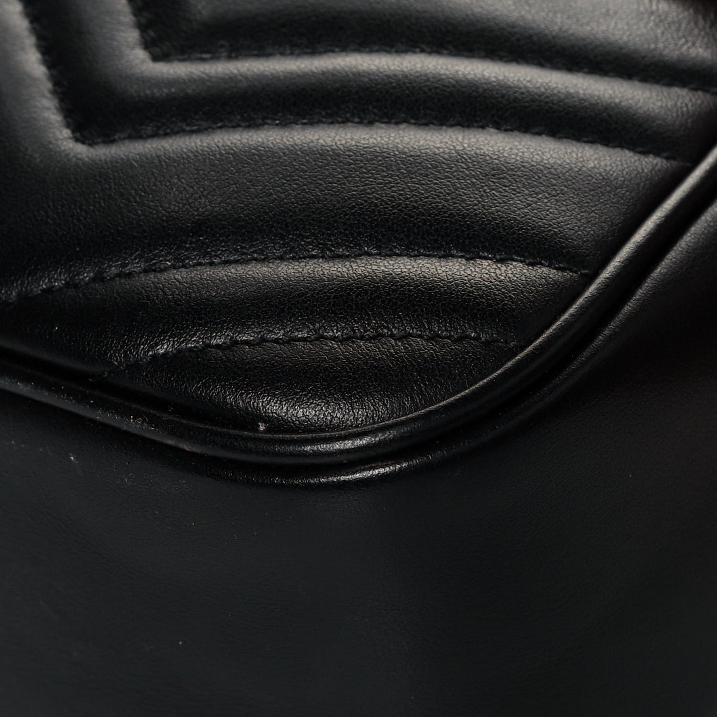 Calfskin Matelasse Small GG Marmont Chain Shoulder Bag Black