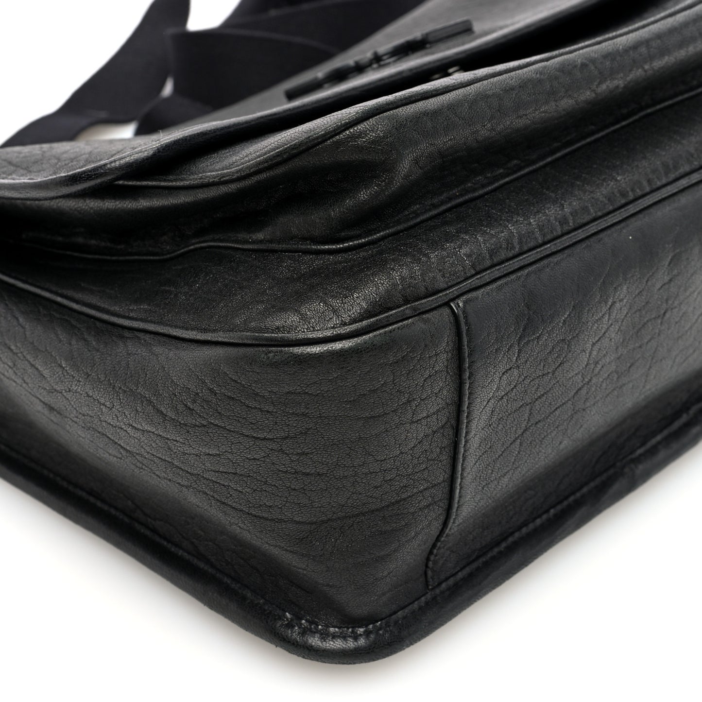 Grained Calfskin Niki Messenger Black