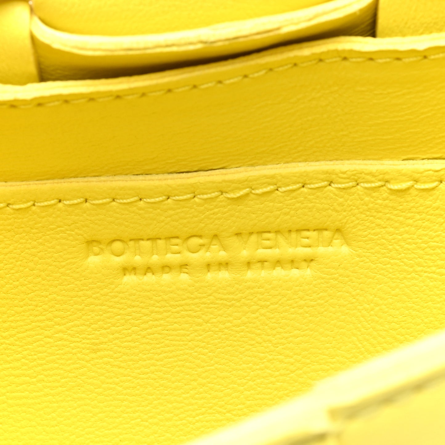 Lambskin Maxi Intreccio Small Cassette Crossbody Bag Sherbert