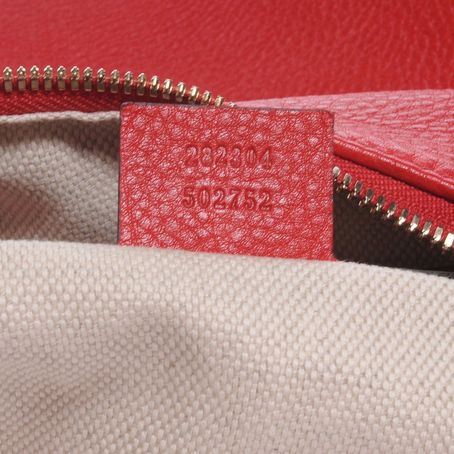 Pebbled Calfskin Large Soho Hobo Red