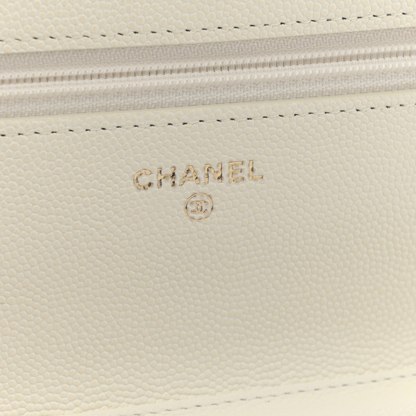 Caviar Quilted Wallet On Chain WOC White