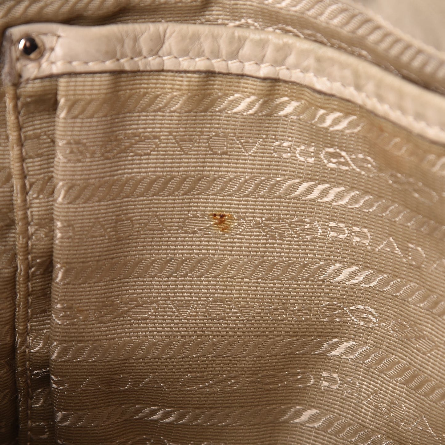 Vitello Shine Tote Ivory