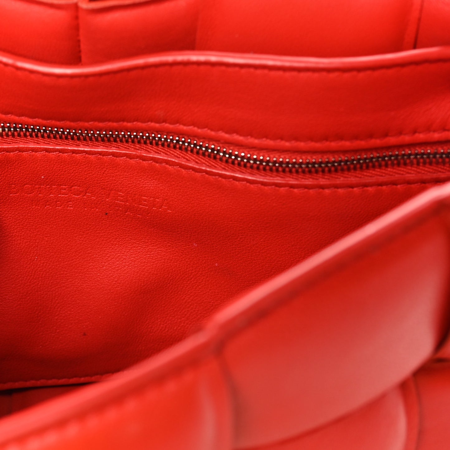 Lambskin Maxi Intreccio Padded Chain Cassette Crossbody Bag Nail Polish
