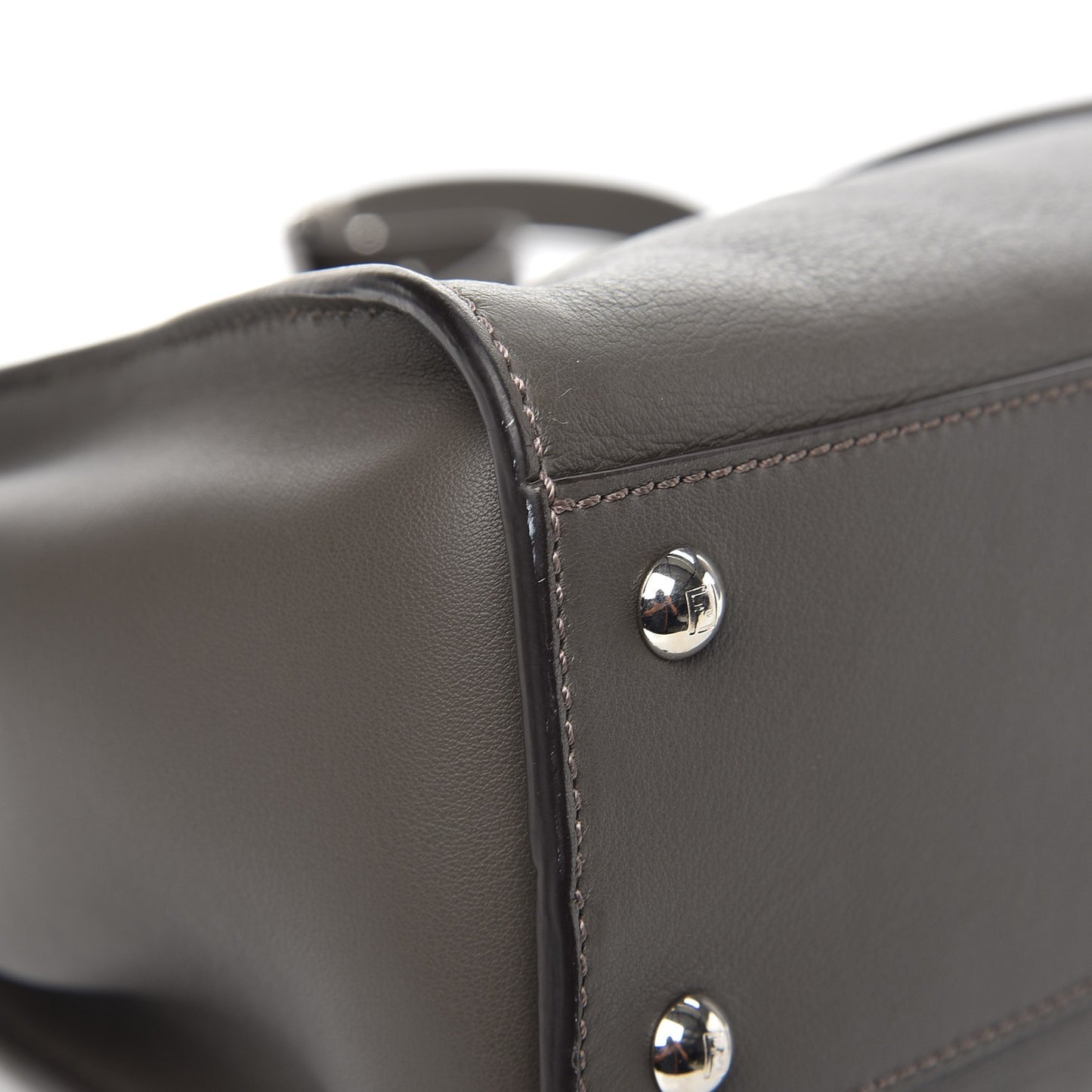 Vitello Seta Shiny Nappa Medium Peekaboo Iconic Satchel Carbone Grigio Polvere