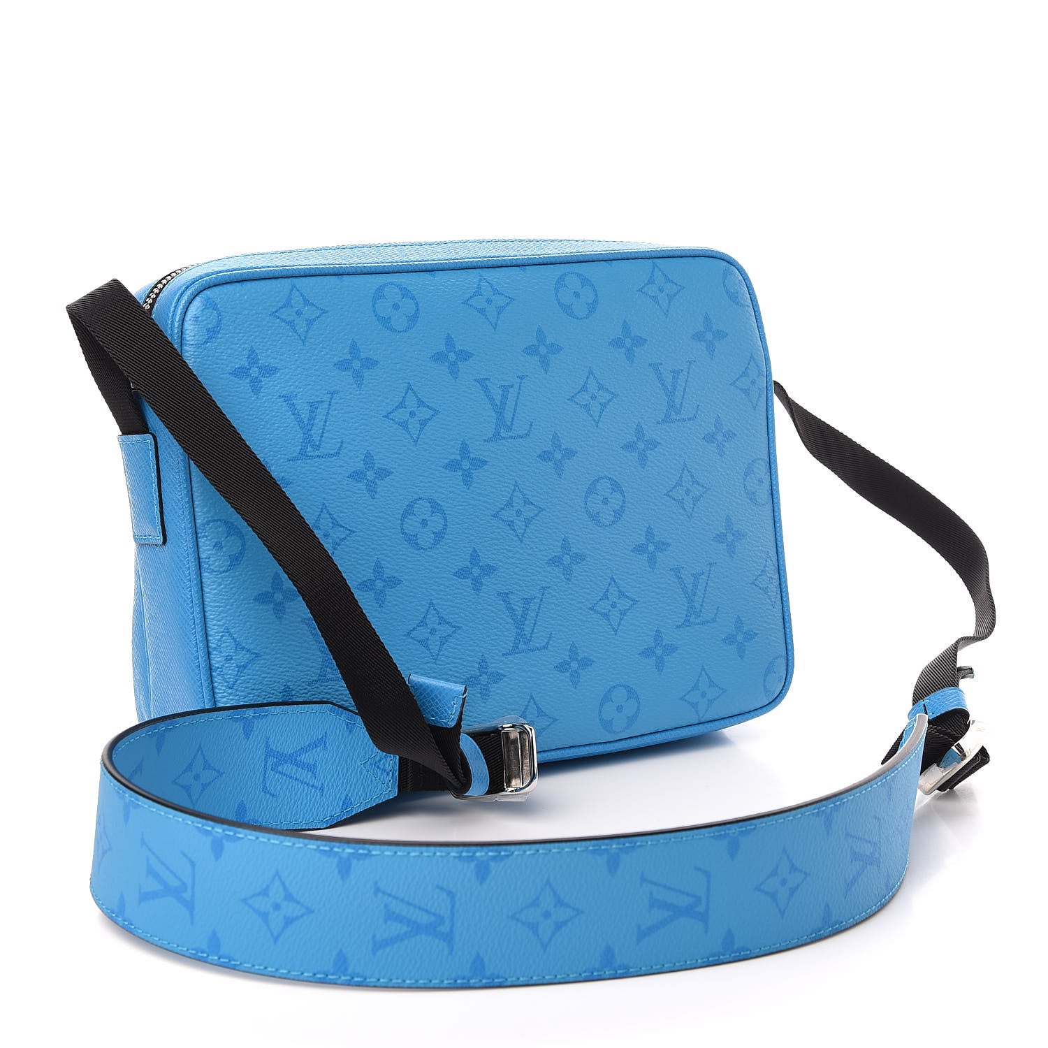 Louis Vuitton Taigarama Outdoor Messenger Blue Lagoon 3 of 11