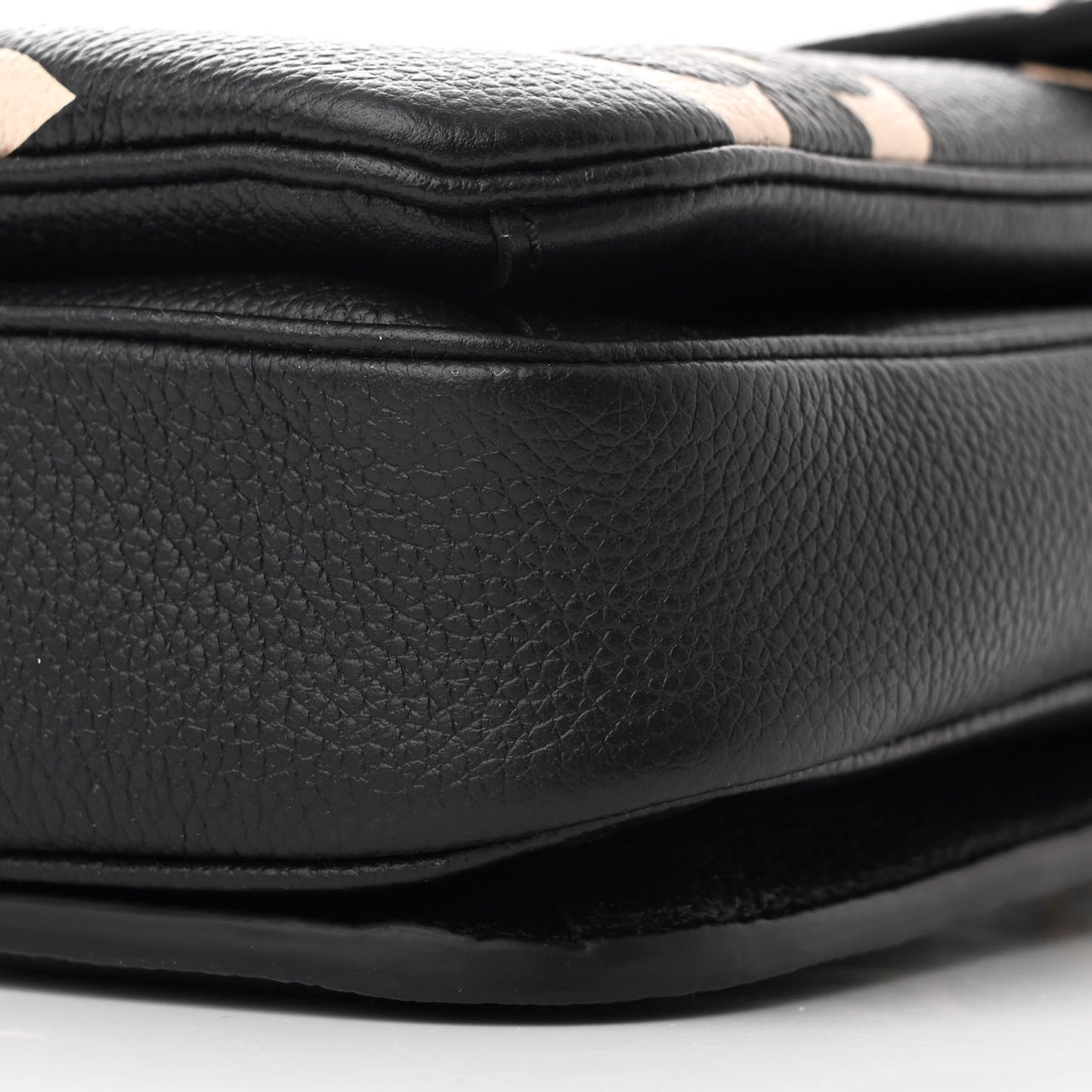 Empreinte Monogram Giant Pochette Metis Black Beige