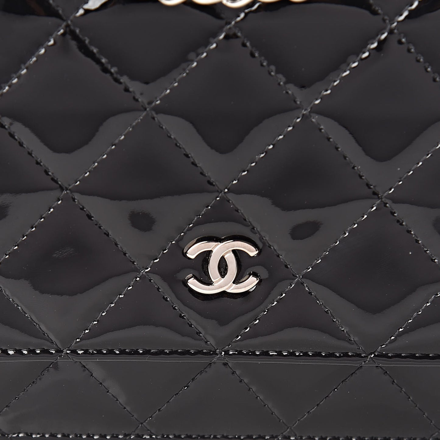 Patent Quilted Wallet On Chain WOC Black