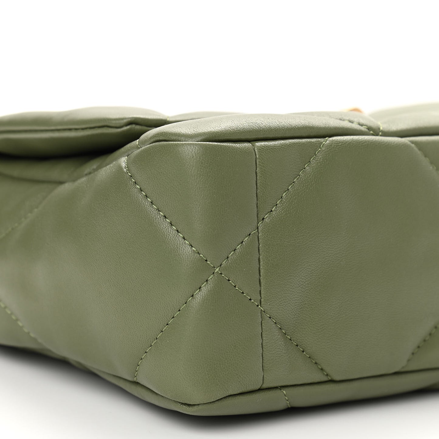 Lambskin Quilted Medium Chanel 19 Flap Green