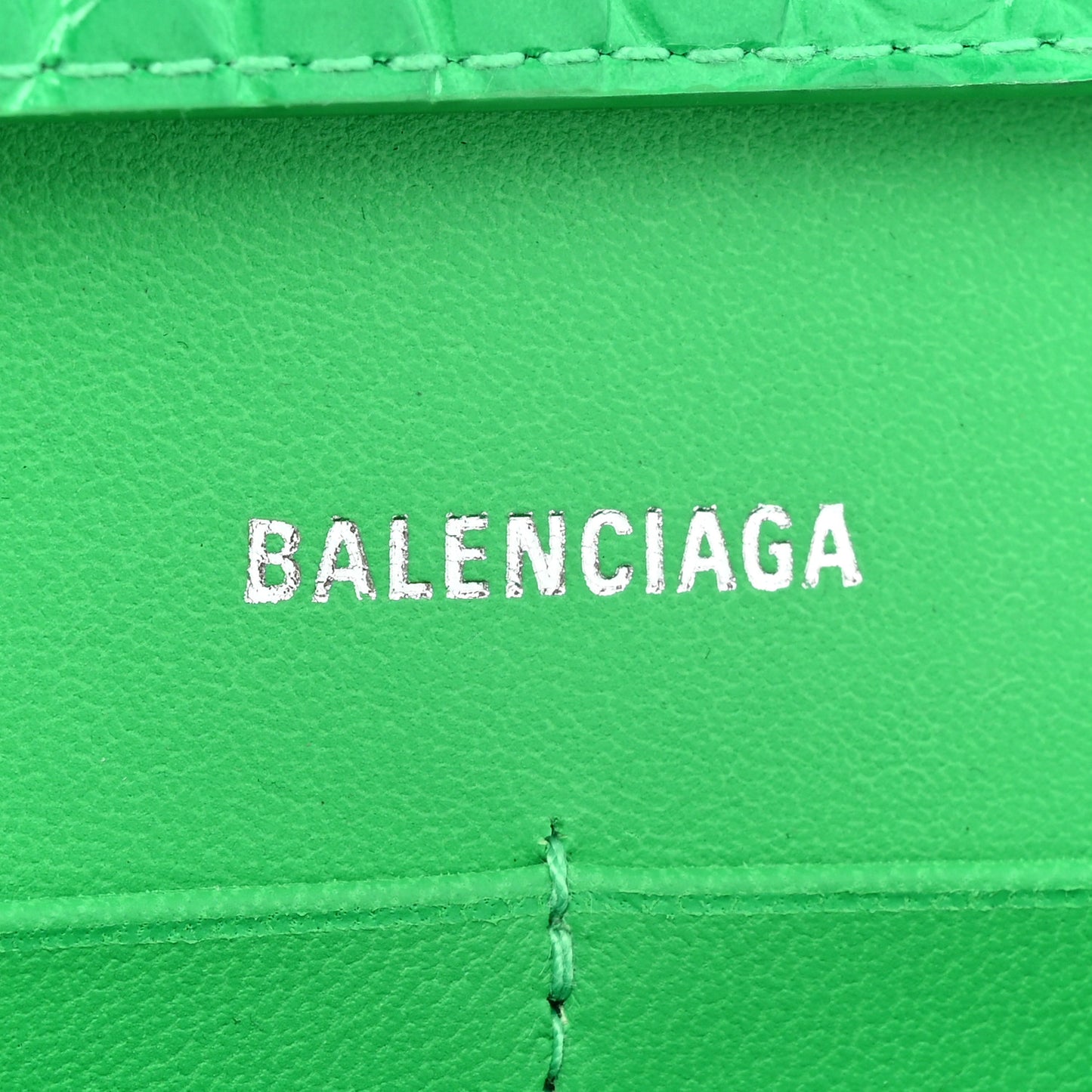 Shiny Calfskin Tonal B Crocodile Embossed Hourglass Chain Bag Vivid Green