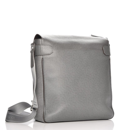 Louis Vuitton Taiga Milo Messenger Glacier 2 of 11