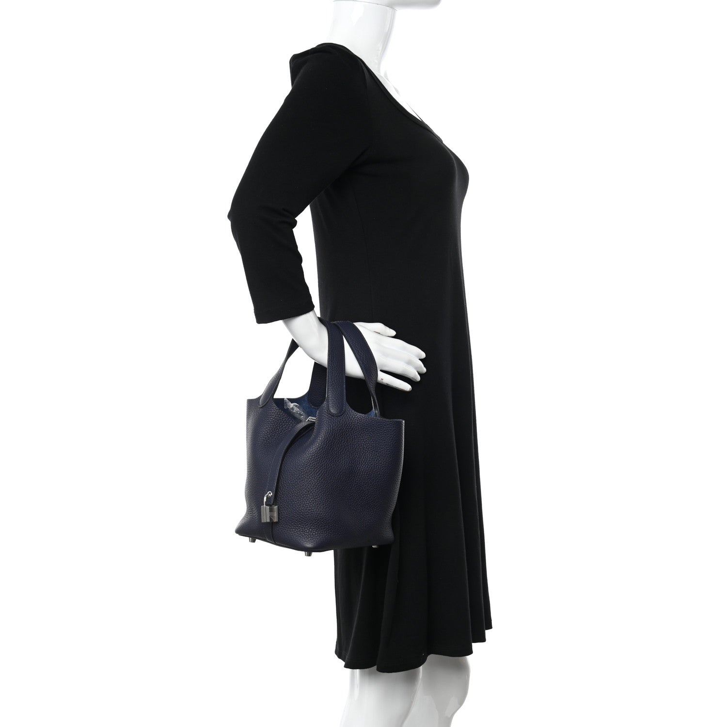 Hermes Taurillon Clemence Picotin Lock 18 PM Bleu Nuit 2 of 12