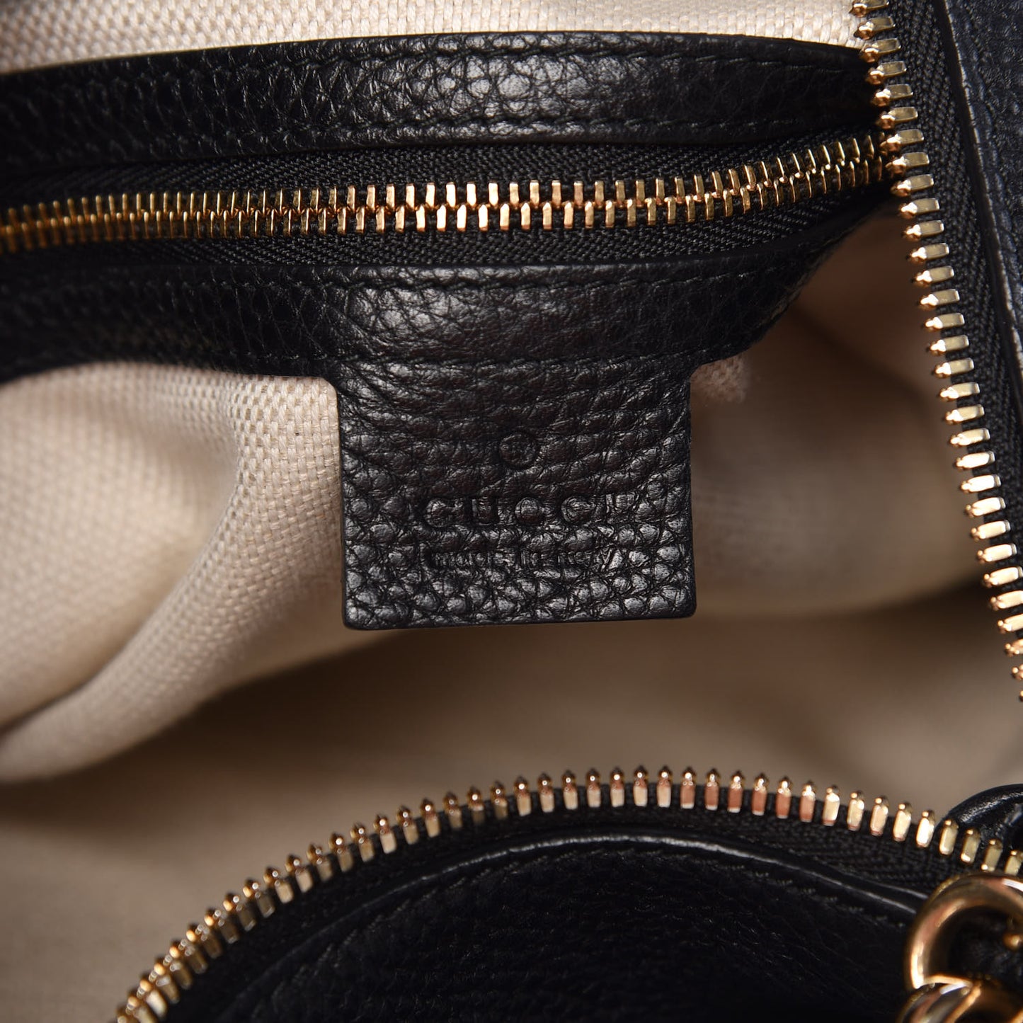 Pebbled Calfskin Large Soho Hobo Black