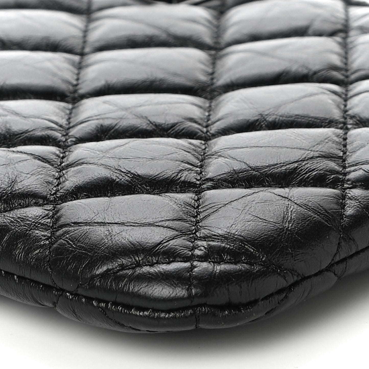 Aged Calfskin Quilted Medium Reissue Cosmetic Case So Black