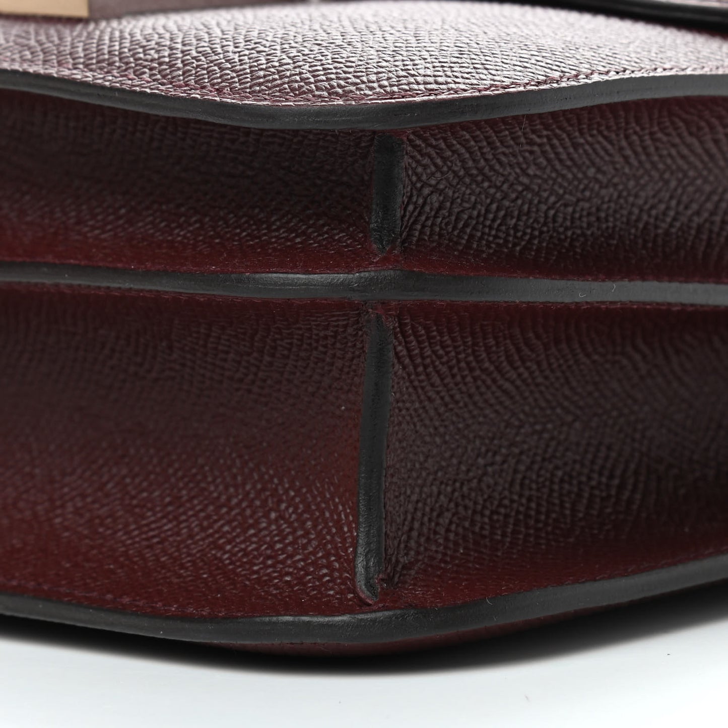 Epsom Horseshoe Enamel Constance 24 Bordeaux Black