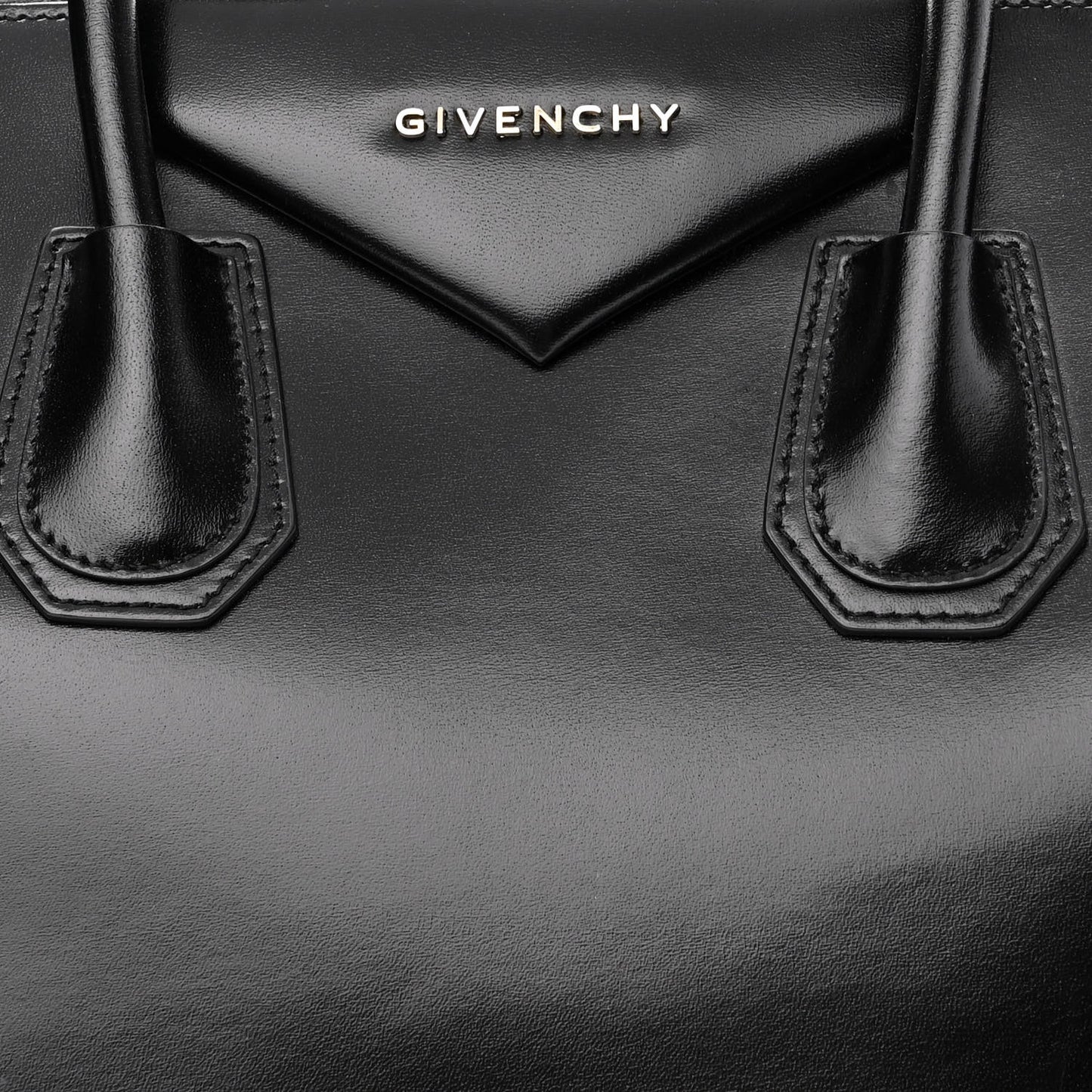 Shiny Lord Calfskin Medium Antigona Black