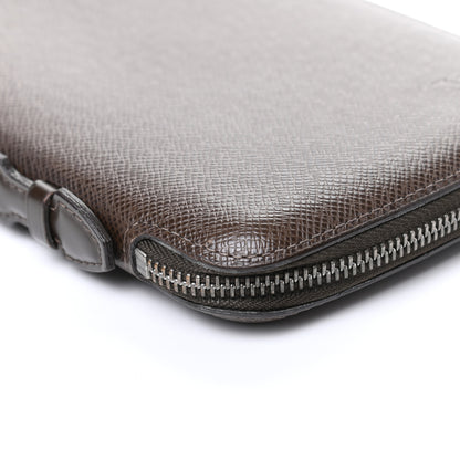 Louis Vuitton Taiga Atoll Travel Organizer Grizzli 7 of 9