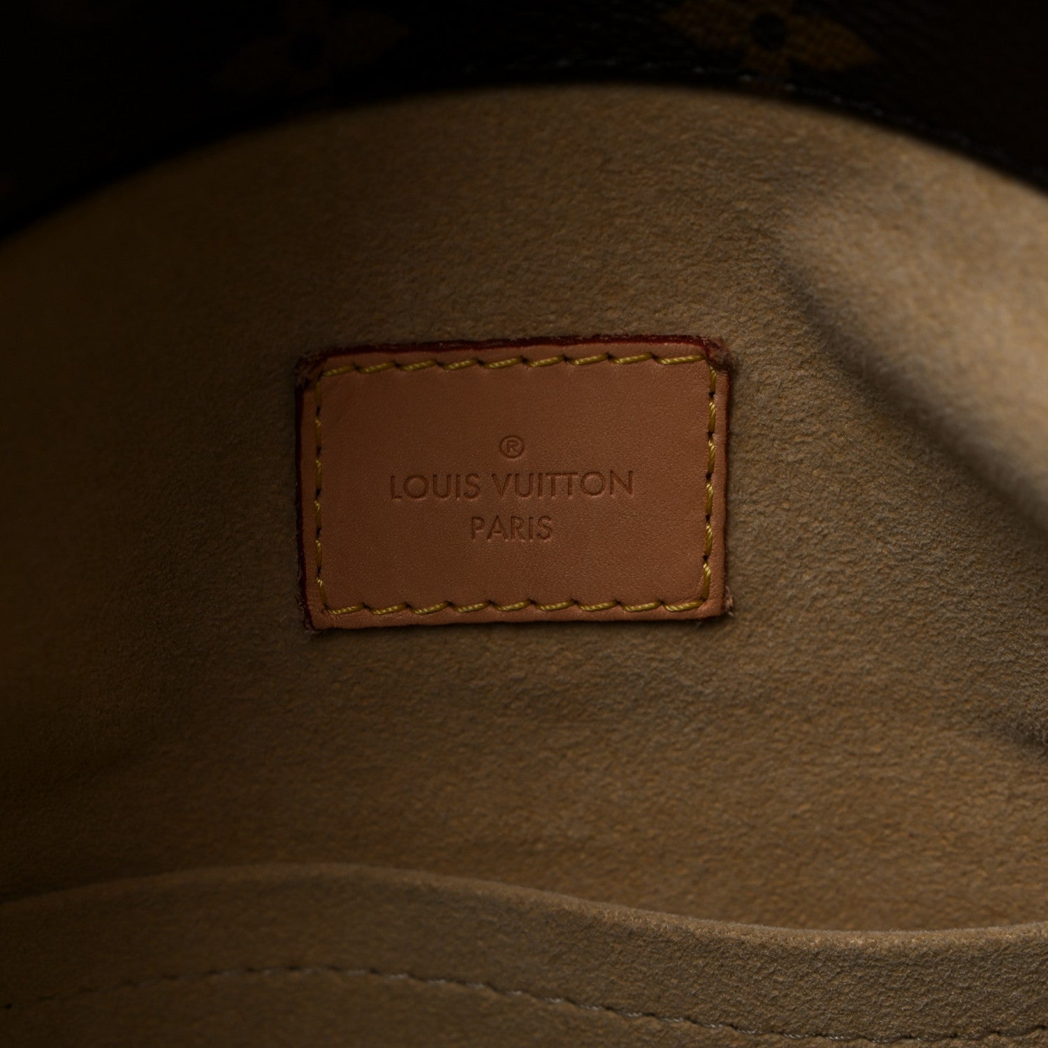 Louis Vuitton Monogram Artsy MM 6 of 10