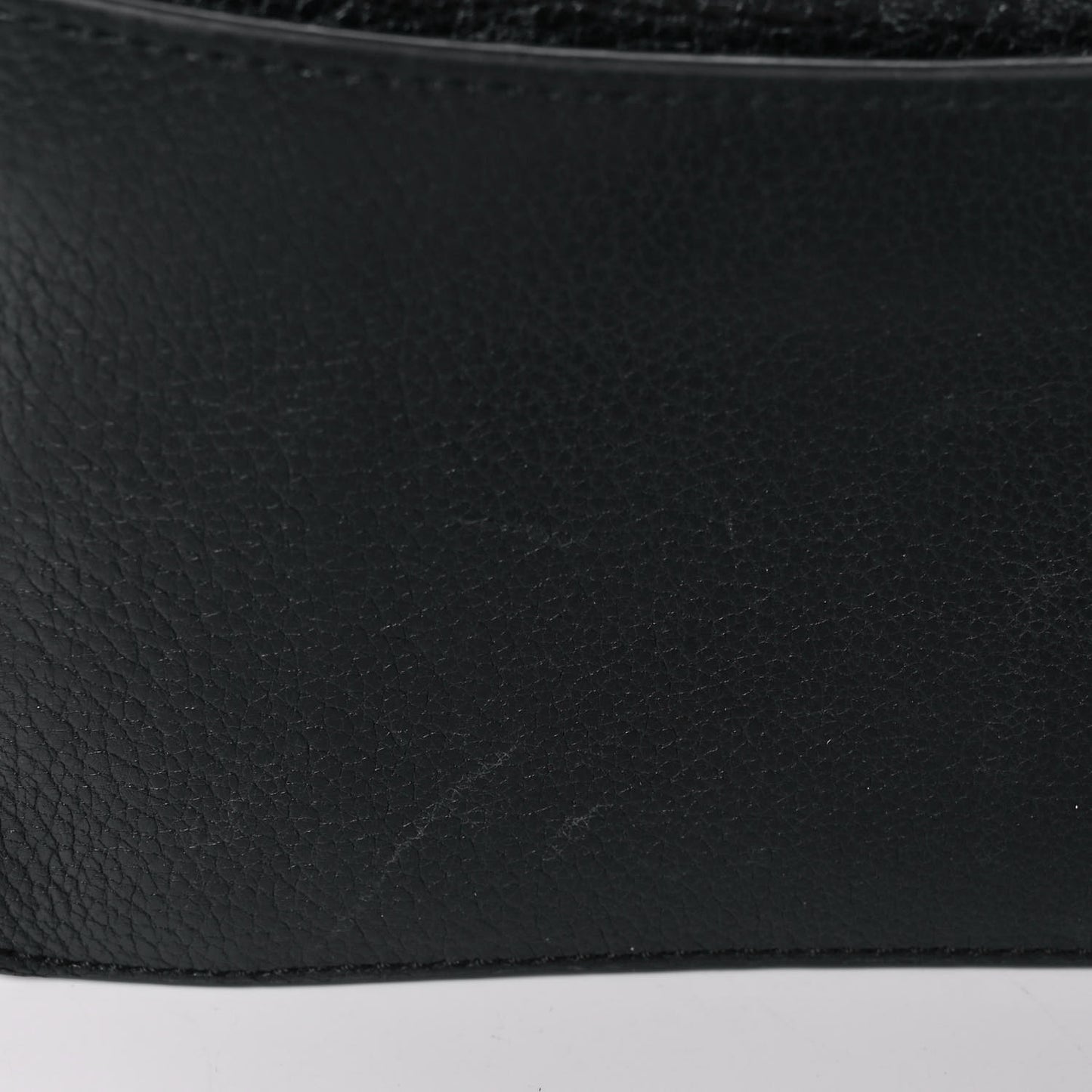 Soft Grain Embossed Hampshire Wallet on Chain Black
