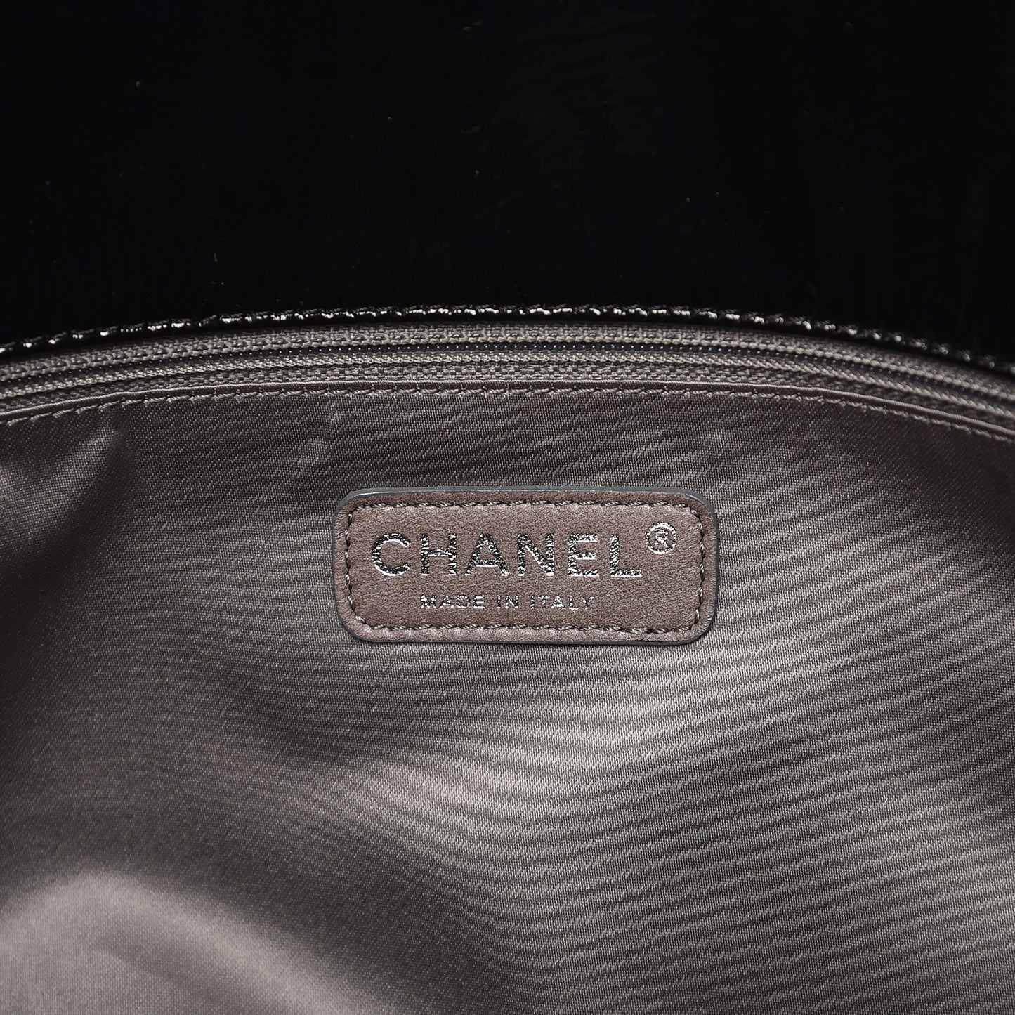 Vinyl Graphic Edge Flap Black