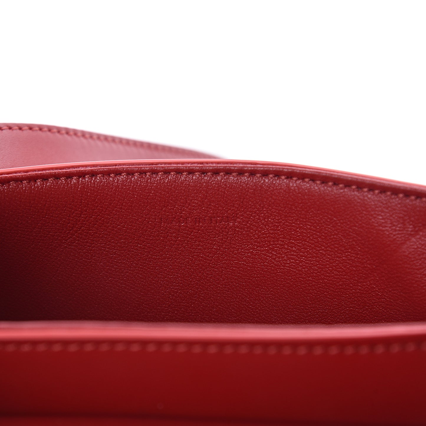 Satinated Calfskin Besace Small 16 Red