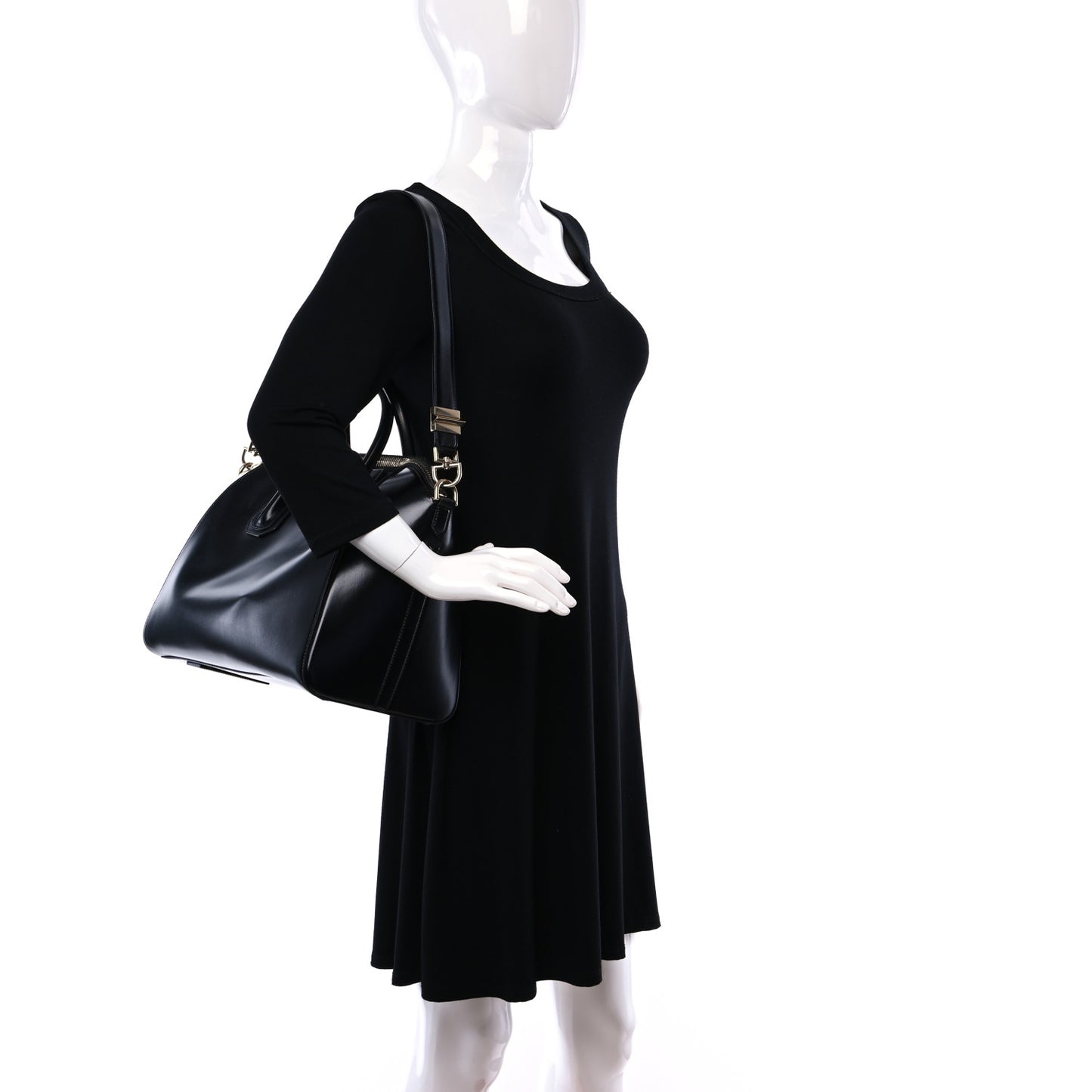 Shiny Lord Calfskin Medium Antigona Black